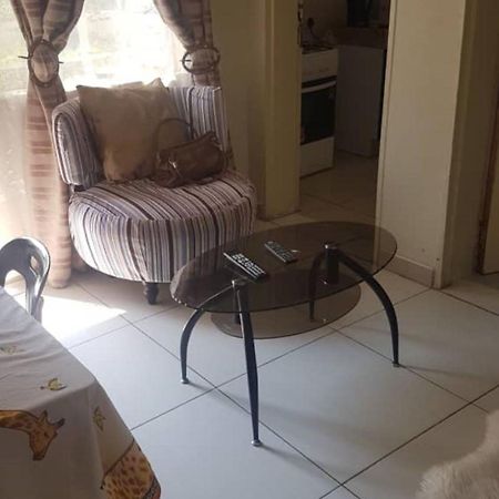 Carlcyn Homestay Gaborone Eksteriør bilde