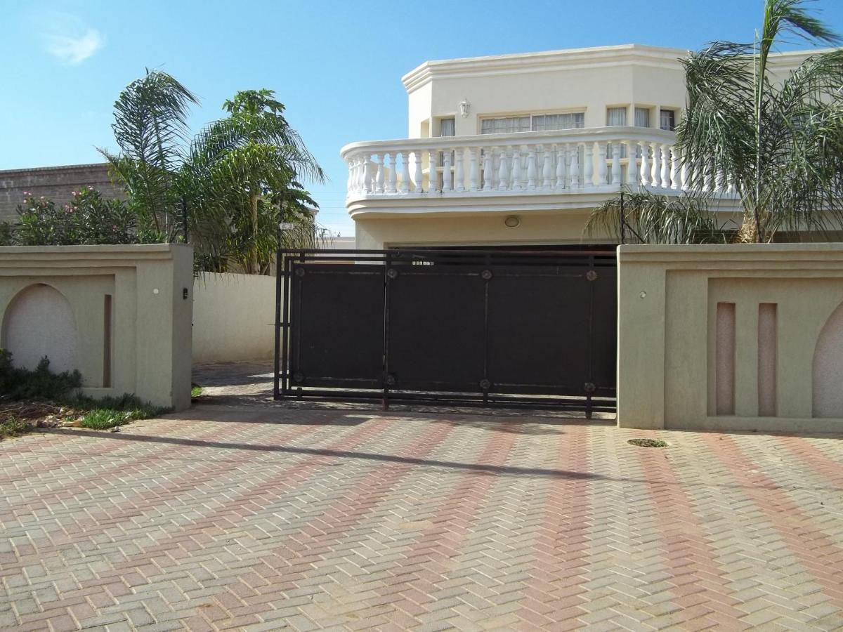 Carlcyn Homestay Gaborone Eksteriør bilde