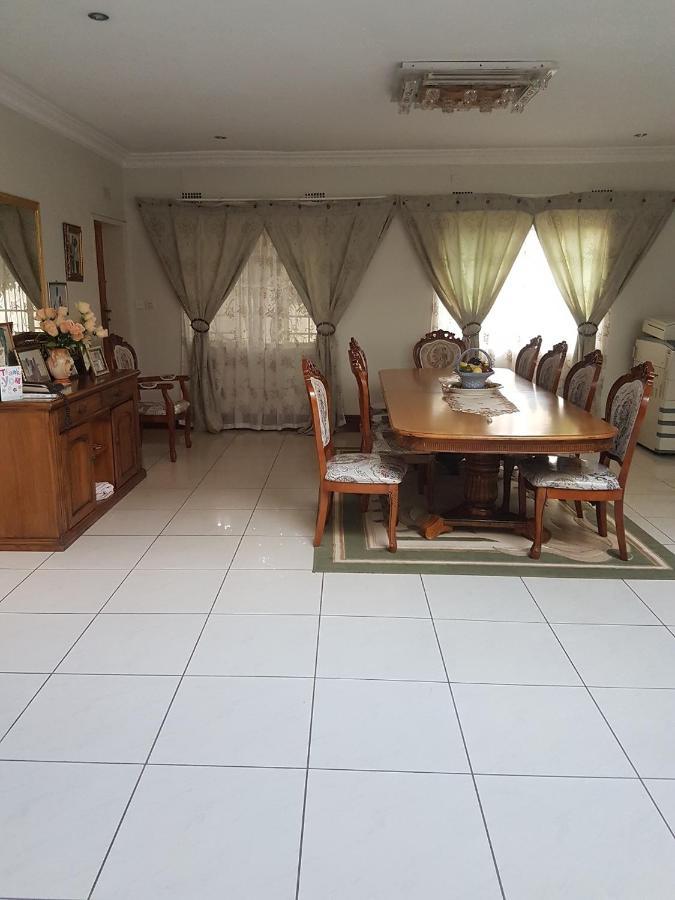 Carlcyn Homestay Gaborone Eksteriør bilde