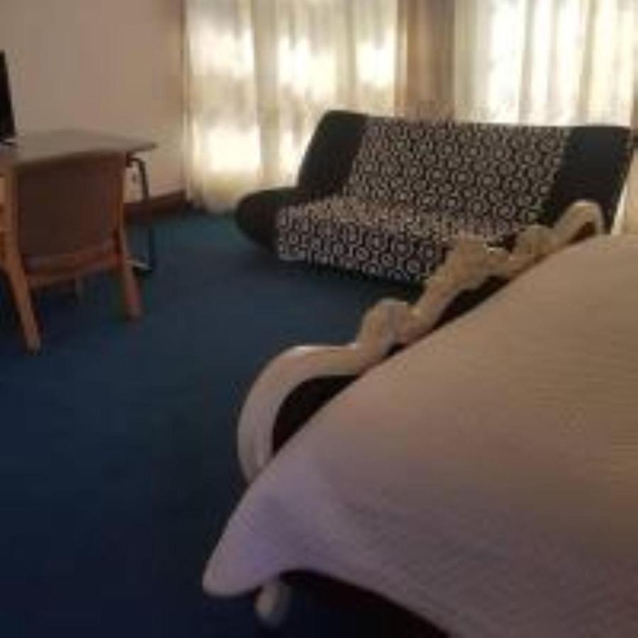 Carlcyn Homestay Gaborone Eksteriør bilde