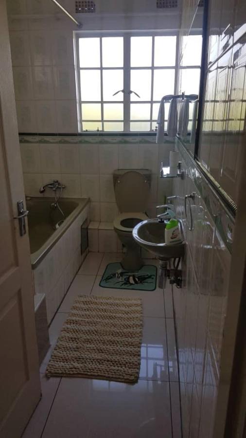 Carlcyn Homestay Gaborone Eksteriør bilde