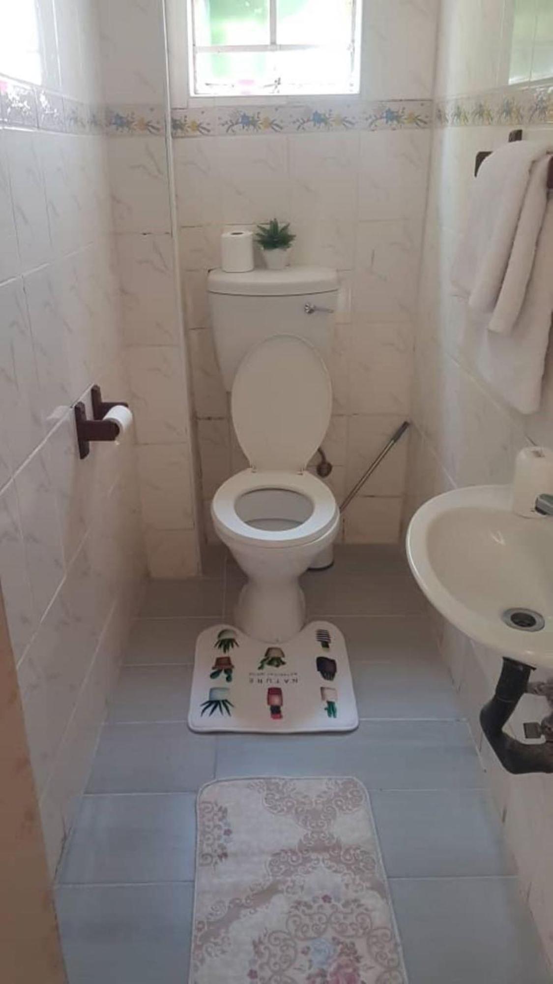 Carlcyn Homestay Gaborone Eksteriør bilde